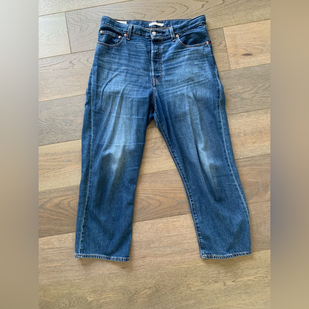 Woman’s Levi’s Straight Ribcage Jeans